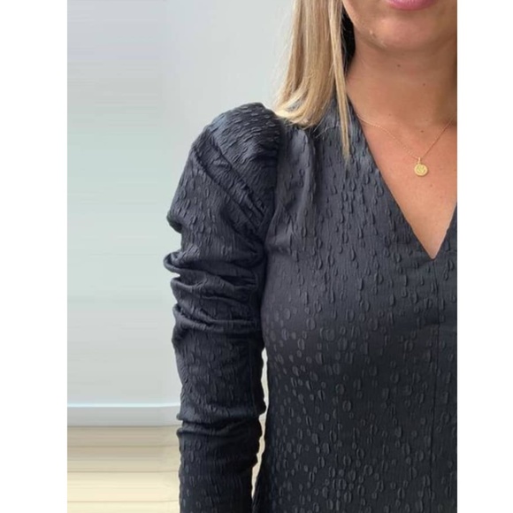NWT | Levete Room | Black Puff Shoulder fitted Dress | Size M - Picture 3 of 13
